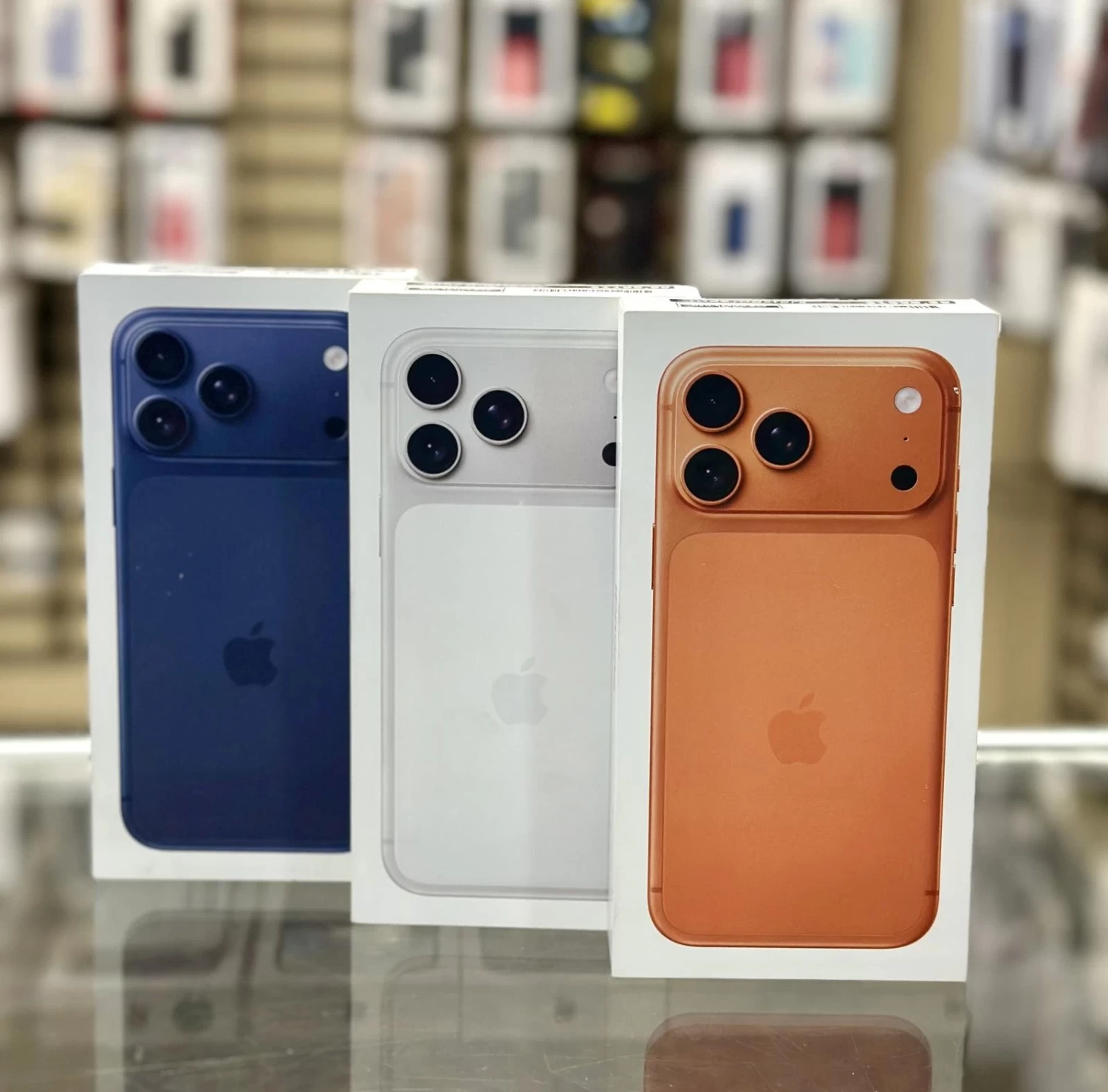 Apple iPhone 17 Pro Max UNLOCKED, 256GB Silver, BRAND NEW  SHIPS TODAY